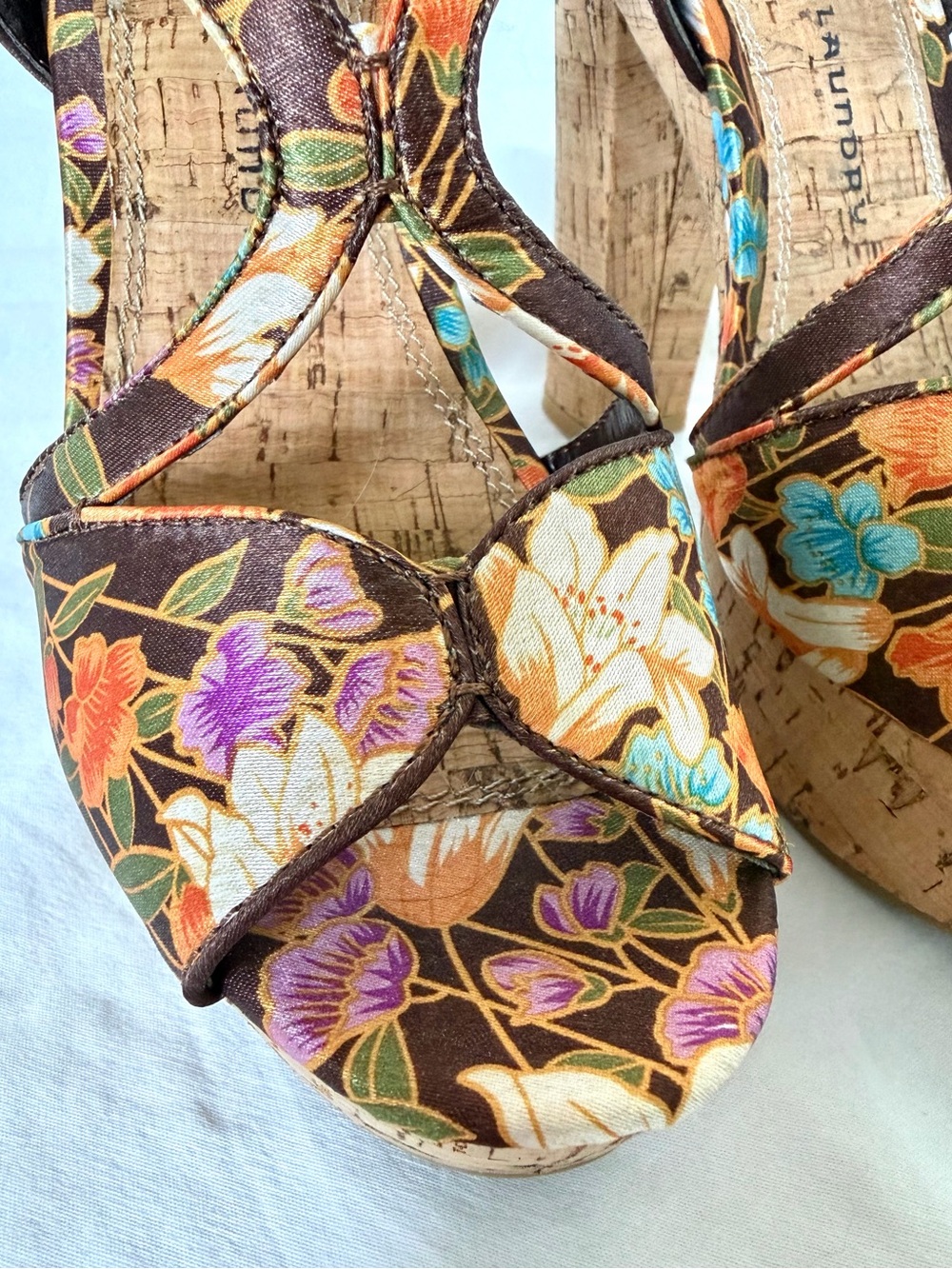 Chinese Laundry Party Time Cork Platform Block Heel in Floral Kimono | Size 6 - Picture 11 of 17